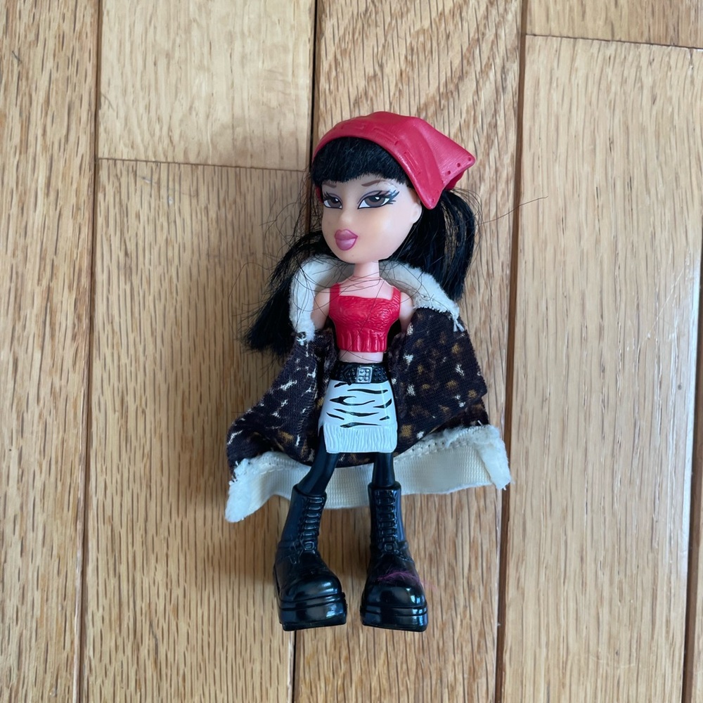 Vintage 5” Bratz Jade Doll